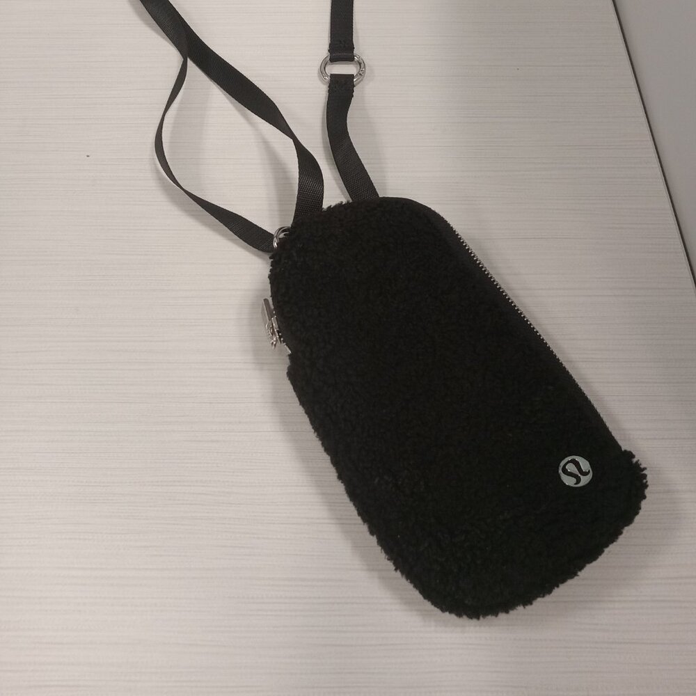 Lululemon purse